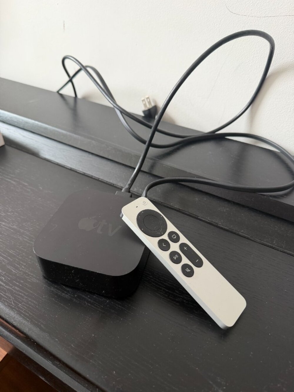 Apple TV 2021 Streaming Device Remote HDMI Cable Included - Picture 2 of 3